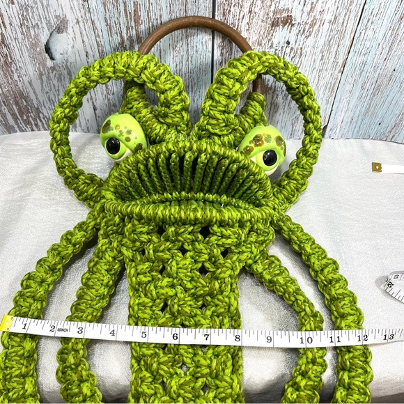 King Kroker the Frog Macrame Towel Holder Vintage 1977 Wall Hanging Boho - Picture 9 of 10
